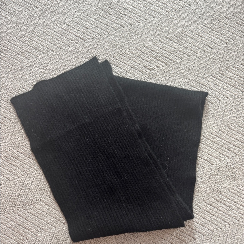 The Cashmere Project Black Ribbed Scarf - Picture 3 of 3